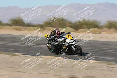 media/Oct-04-2025-CVMA (Sat) [[408bcdd6e4]]/Race 15-Femmewalla-Femmewalla UL/